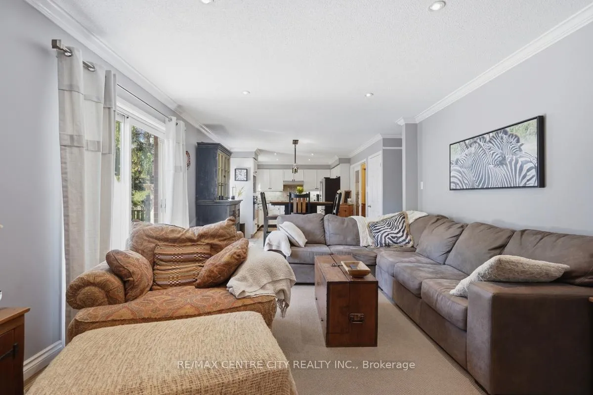 Photo 16 of 264 Blue Forest Place, London, North I — HOMEH