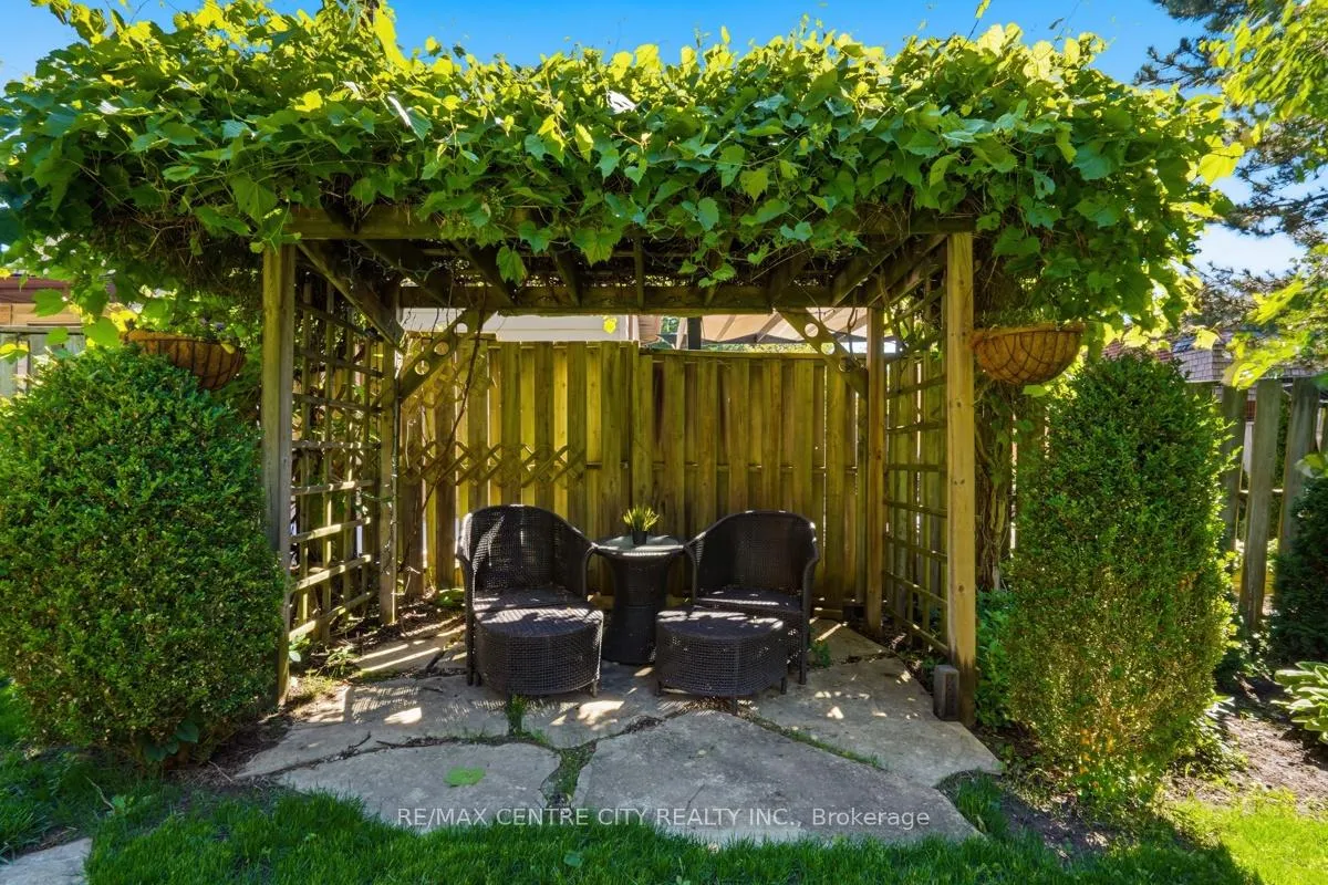 Photo 44 of 264 Blue Forest Place, London, North I — HOMEH