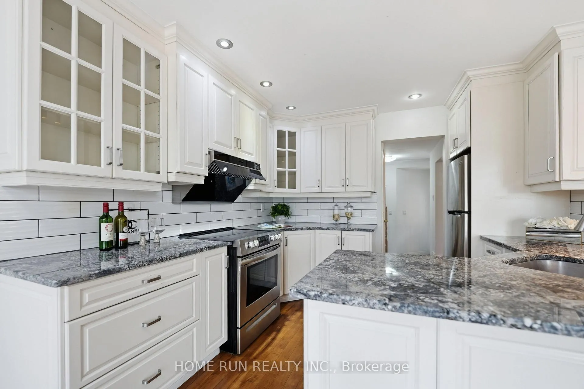Photo 9 of 26 Highmont Court, Ottawa, Kanata - Kanata Lakes/Heritage Hills — HOMEH