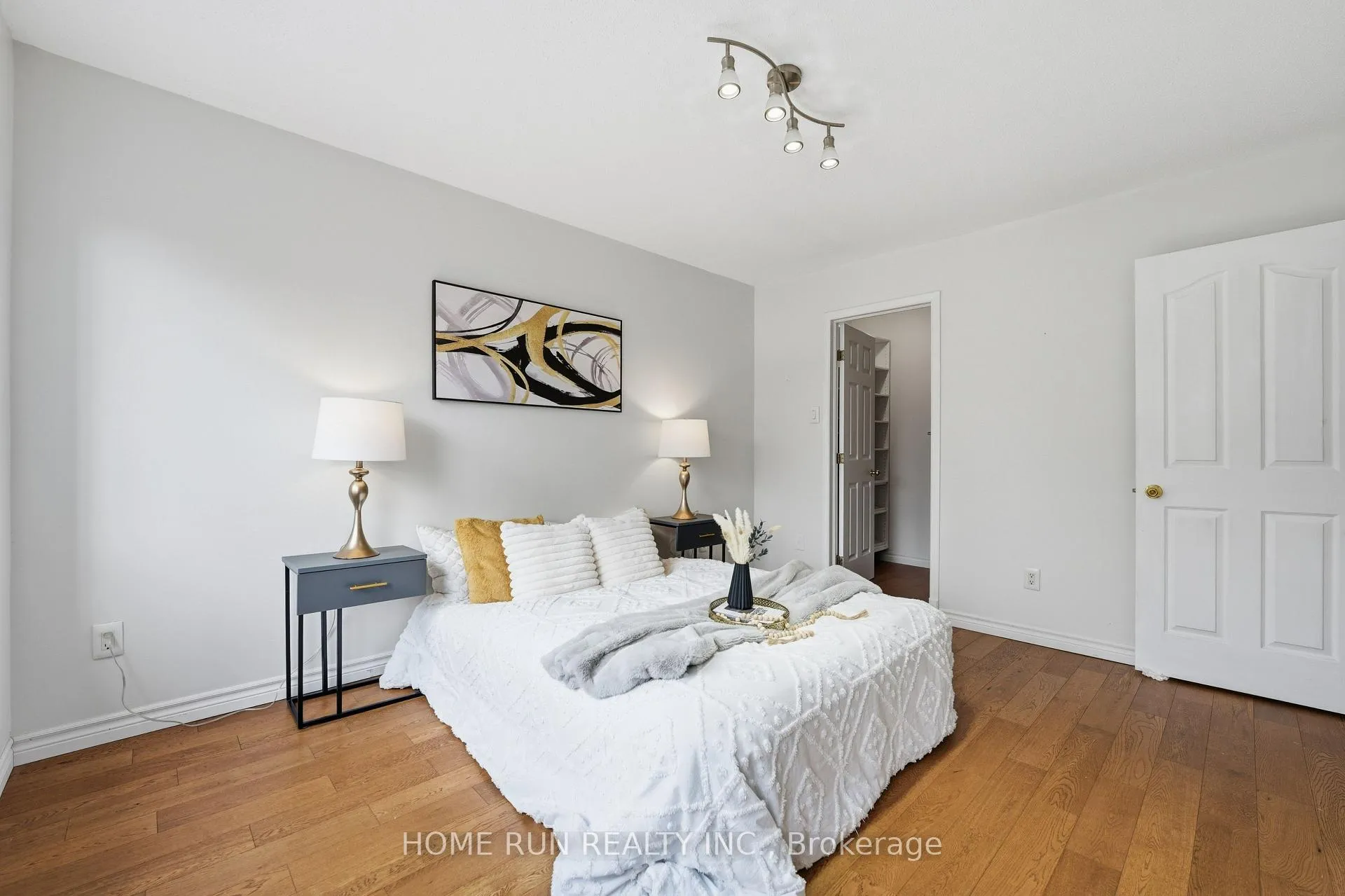 Photo 12 of 26 Highmont Court, Ottawa, Kanata - Kanata Lakes/Heritage Hills — HOMEH