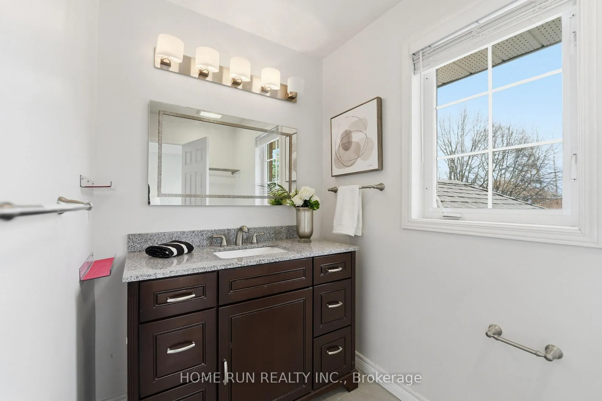 Photo 13 of 26 Highmont Court, Ottawa, Kanata - Kanata Lakes/Heritage Hills — HOMEH