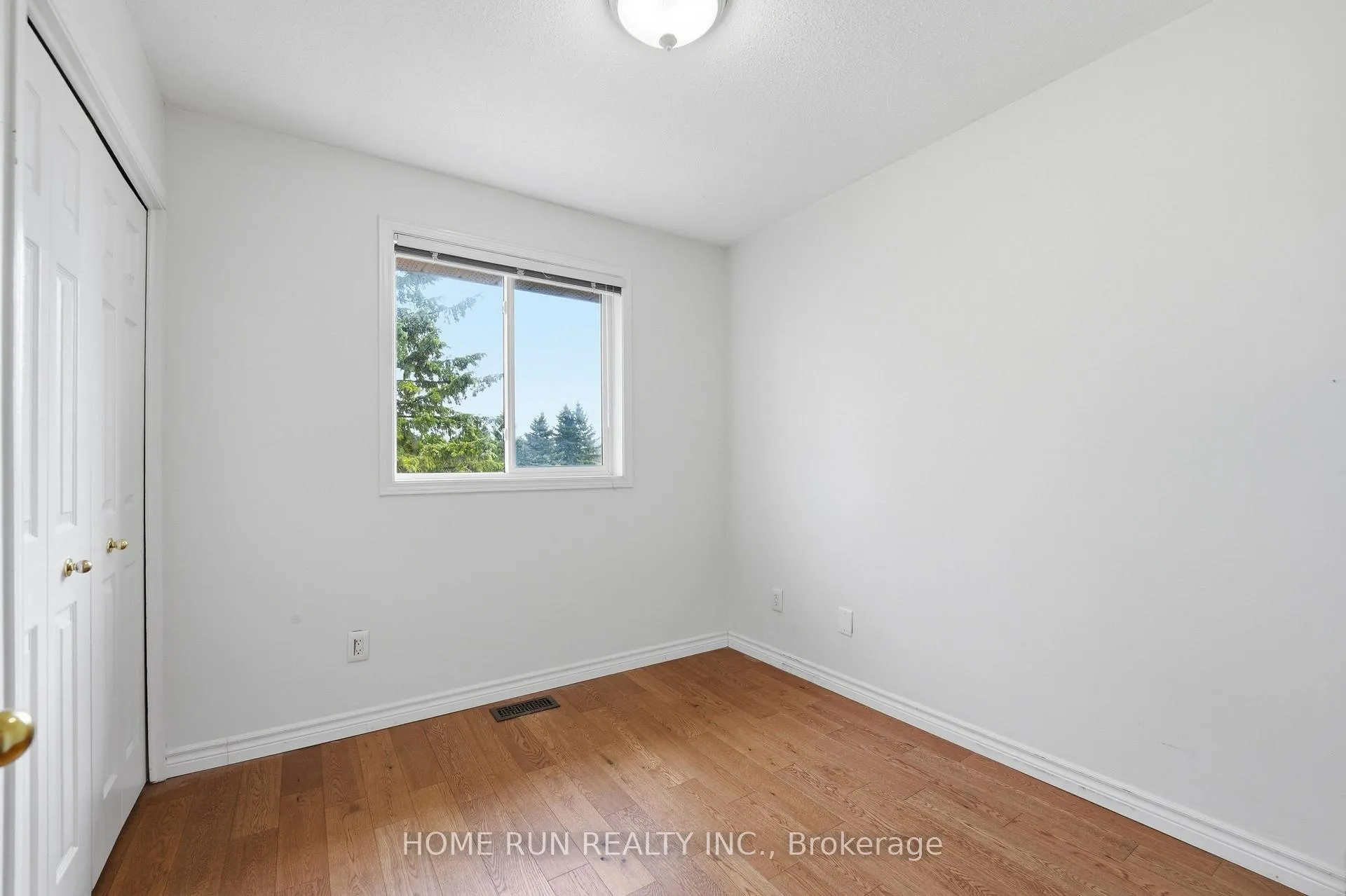 Photo 15 of 26 Highmont Court, Ottawa, Kanata - Kanata Lakes/Heritage Hills — HOMEH