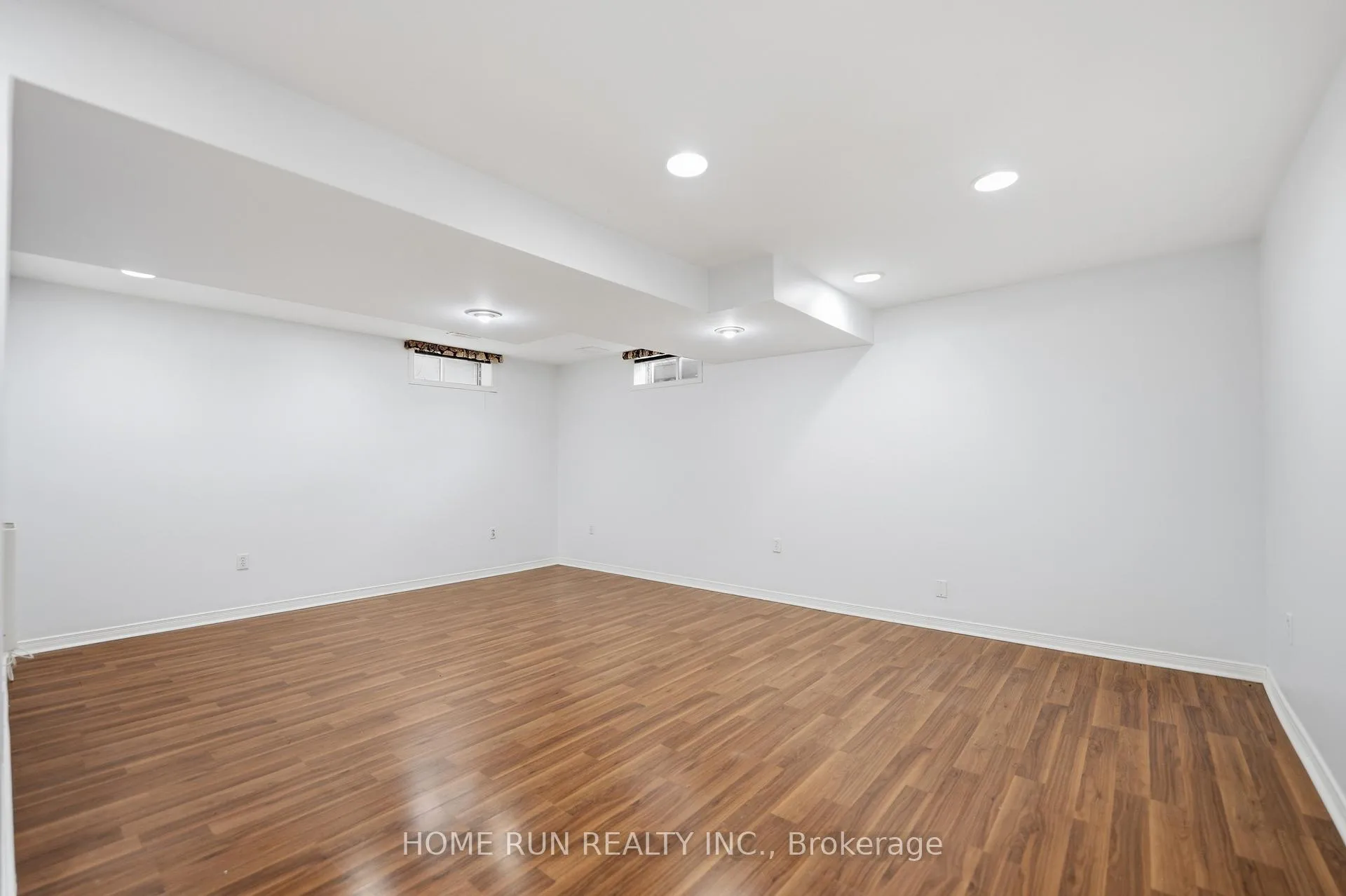 Photo 20 of 26 Highmont Court, Ottawa, Kanata - Kanata Lakes/Heritage Hills — HOMEH