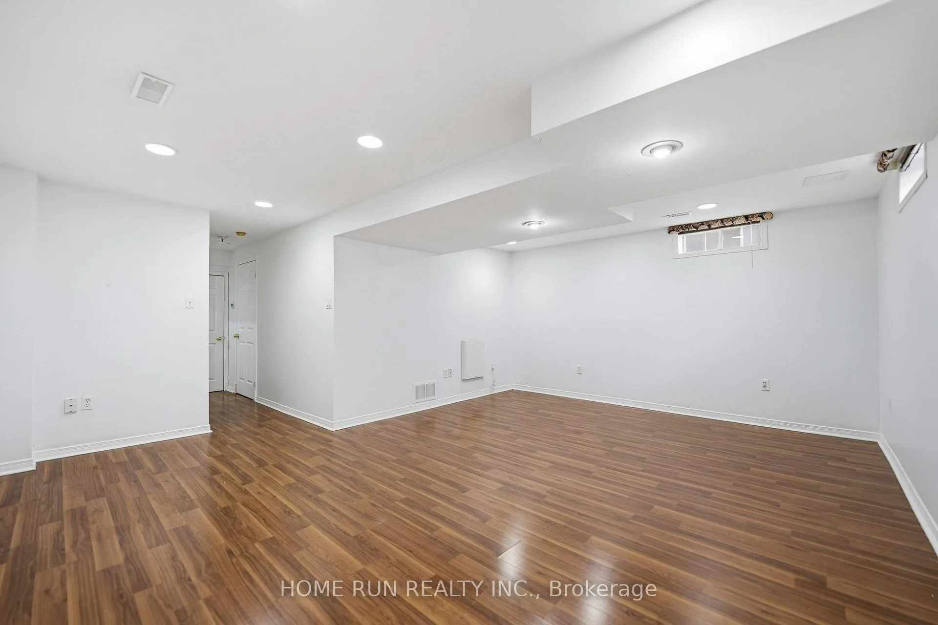 Photo 23 of 26 Highmont Court, Ottawa, Kanata - Kanata Lakes/Heritage Hills — HOMEH