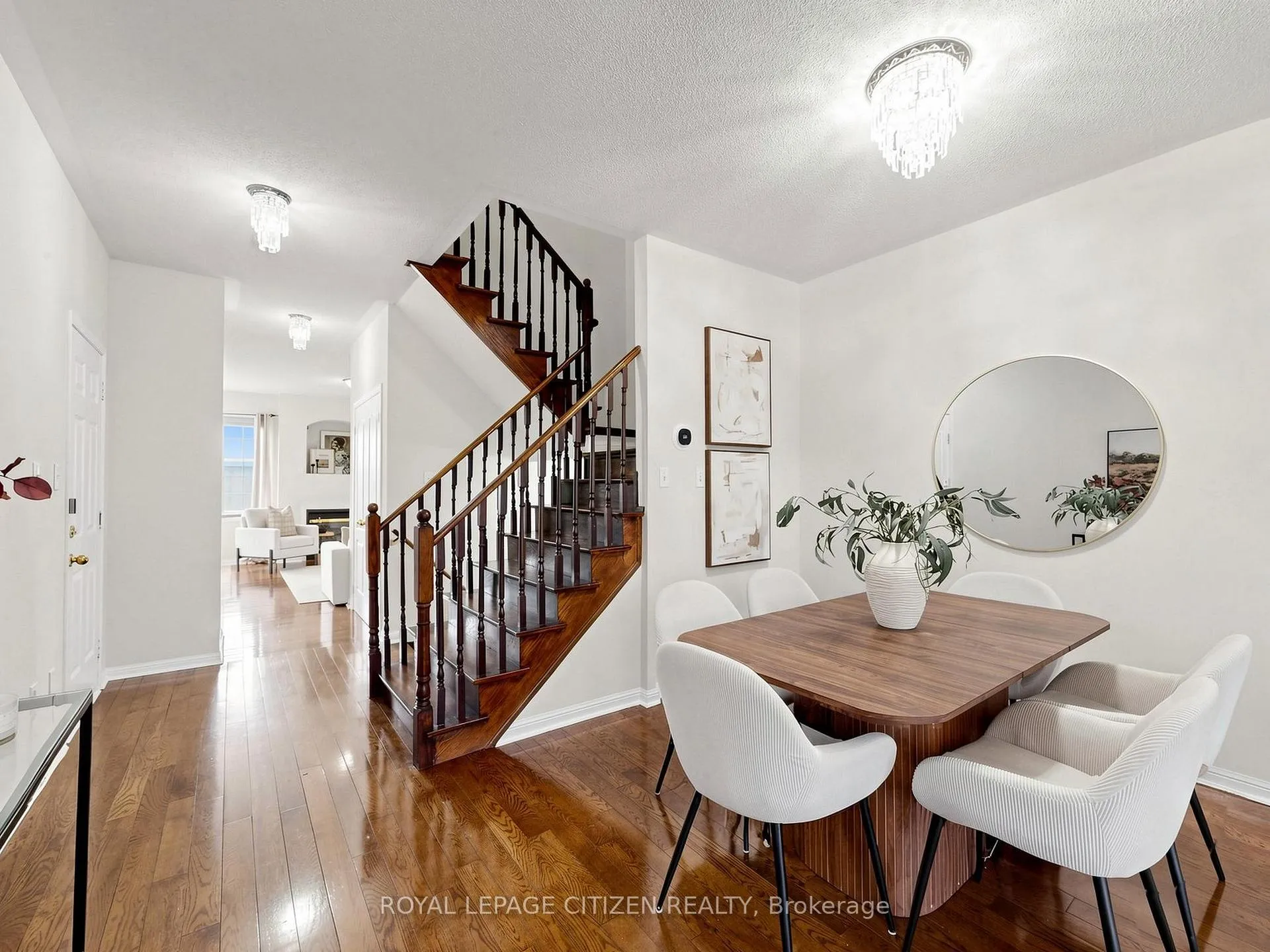 Photo 5 of 115 Dolce Crescent, Vaughan, Vellore Village — HOMEH