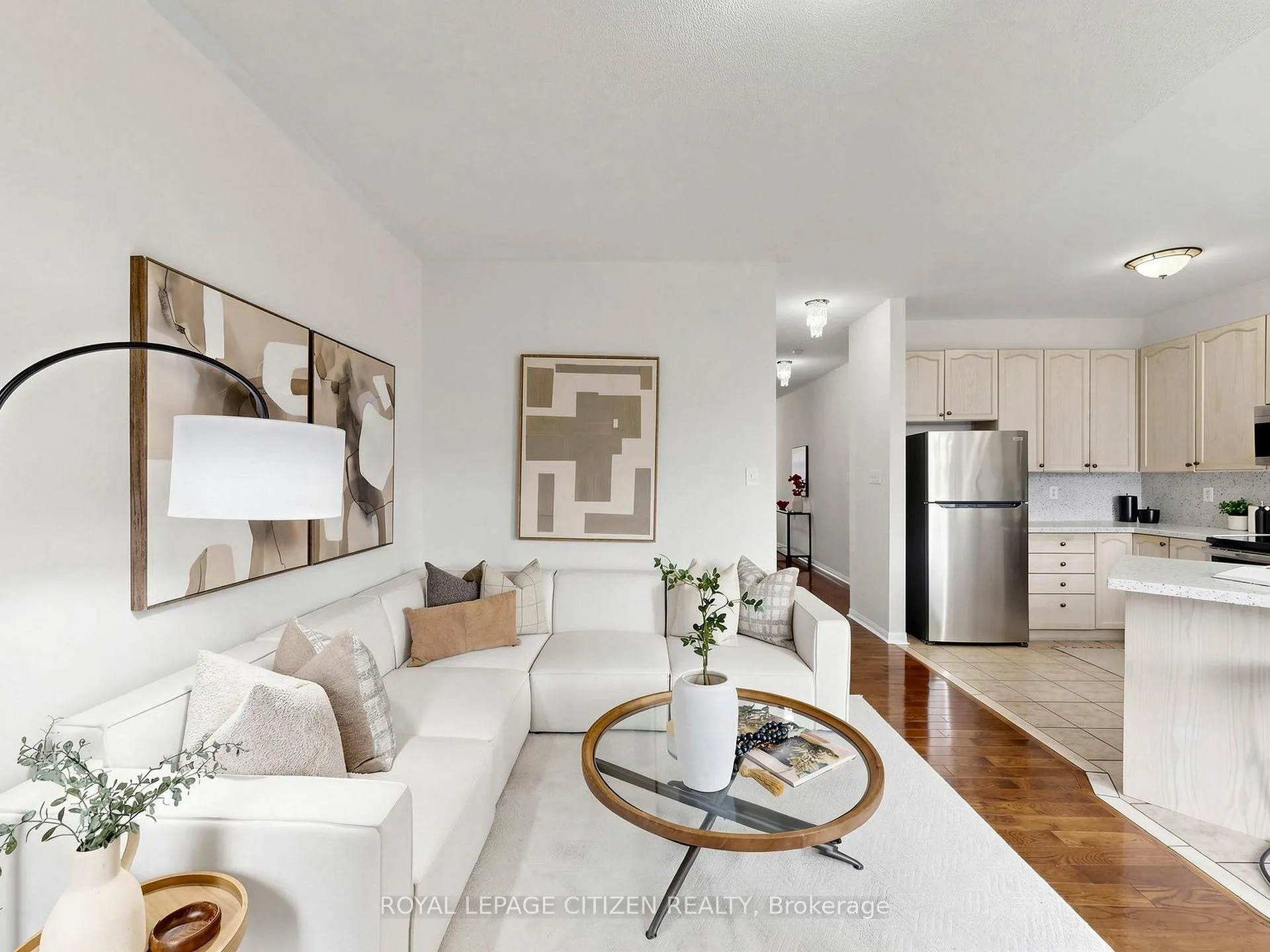 Photo 8 of 115 Dolce Crescent, Vaughan, Vellore Village — HOMEH