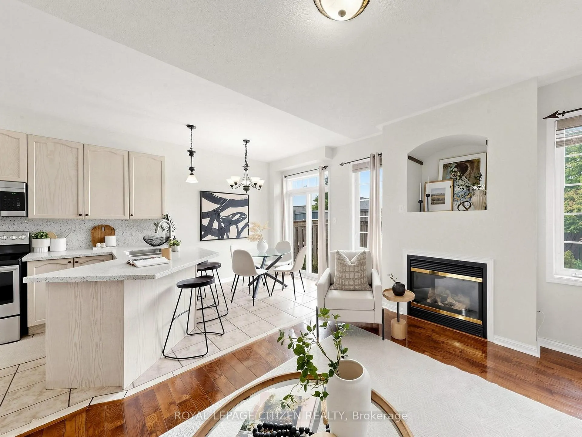 Photo 9 of 115 Dolce Crescent, Vaughan, Vellore Village — HOMEH