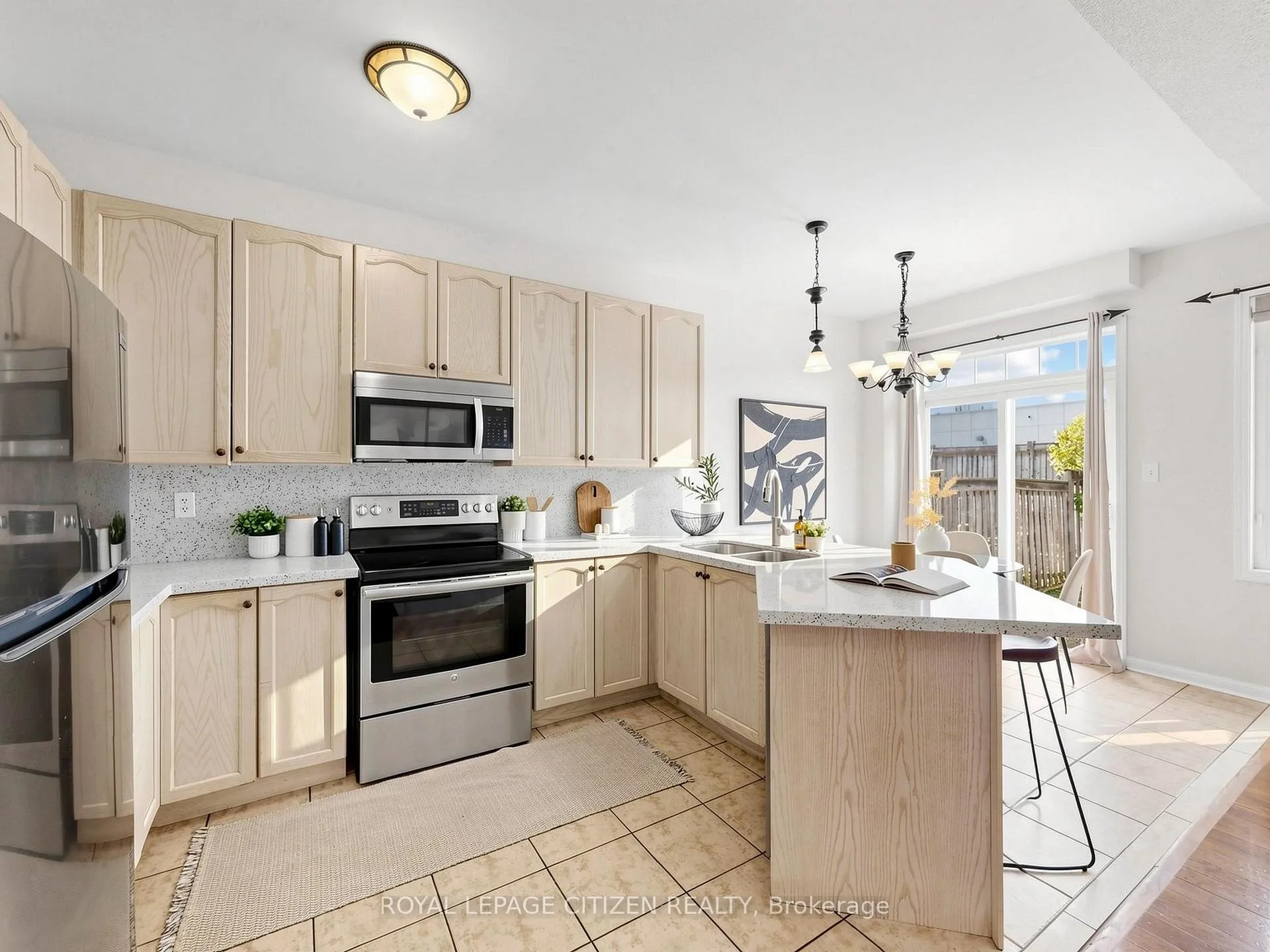 Photo 13 of 115 Dolce Crescent, Vaughan, Vellore Village — HOMEH