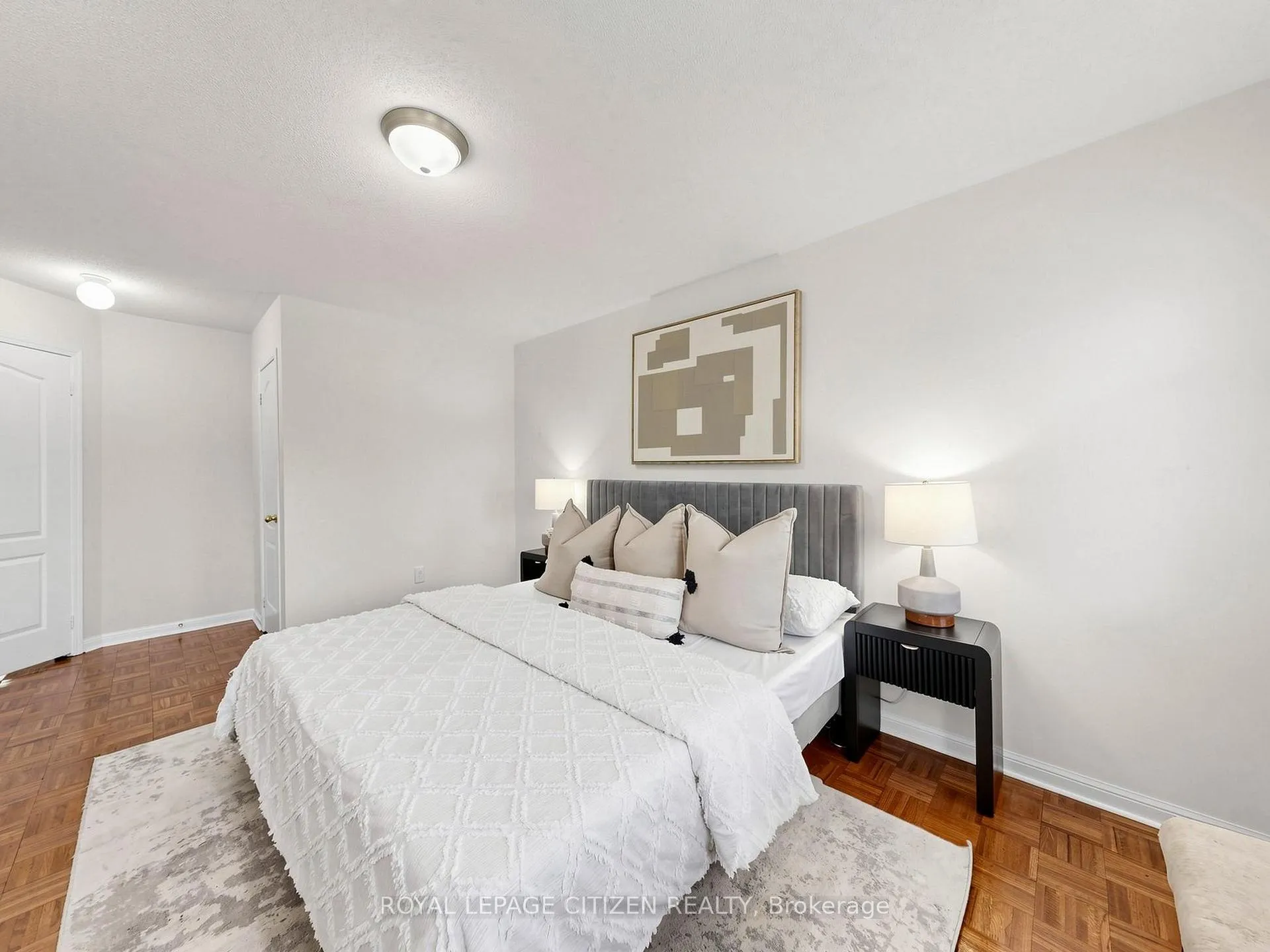Photo 17 of 115 Dolce Crescent, Vaughan, Vellore Village — HOMEH