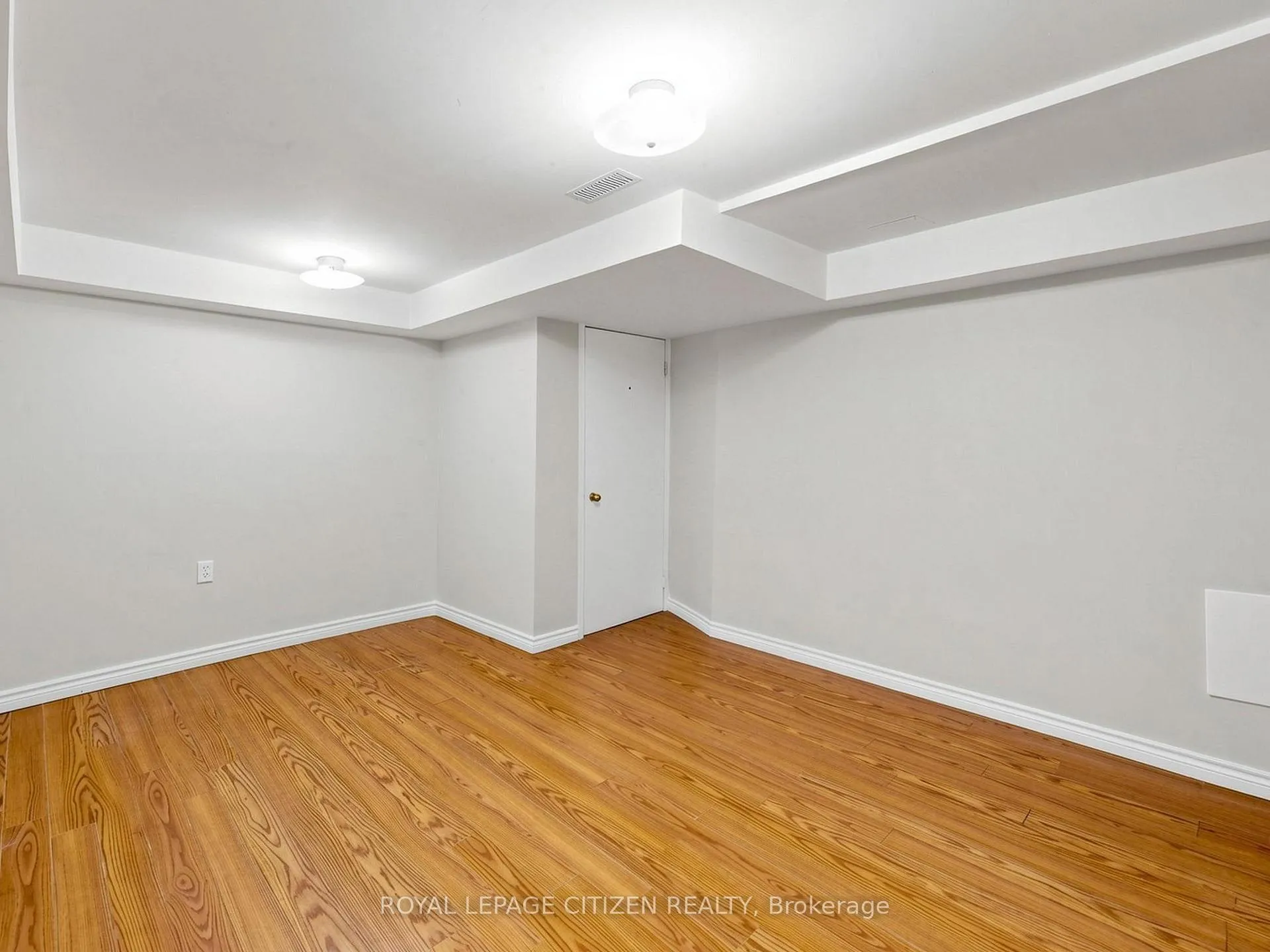Photo 24 of 115 Dolce Crescent, Vaughan, Vellore Village — HOMEH