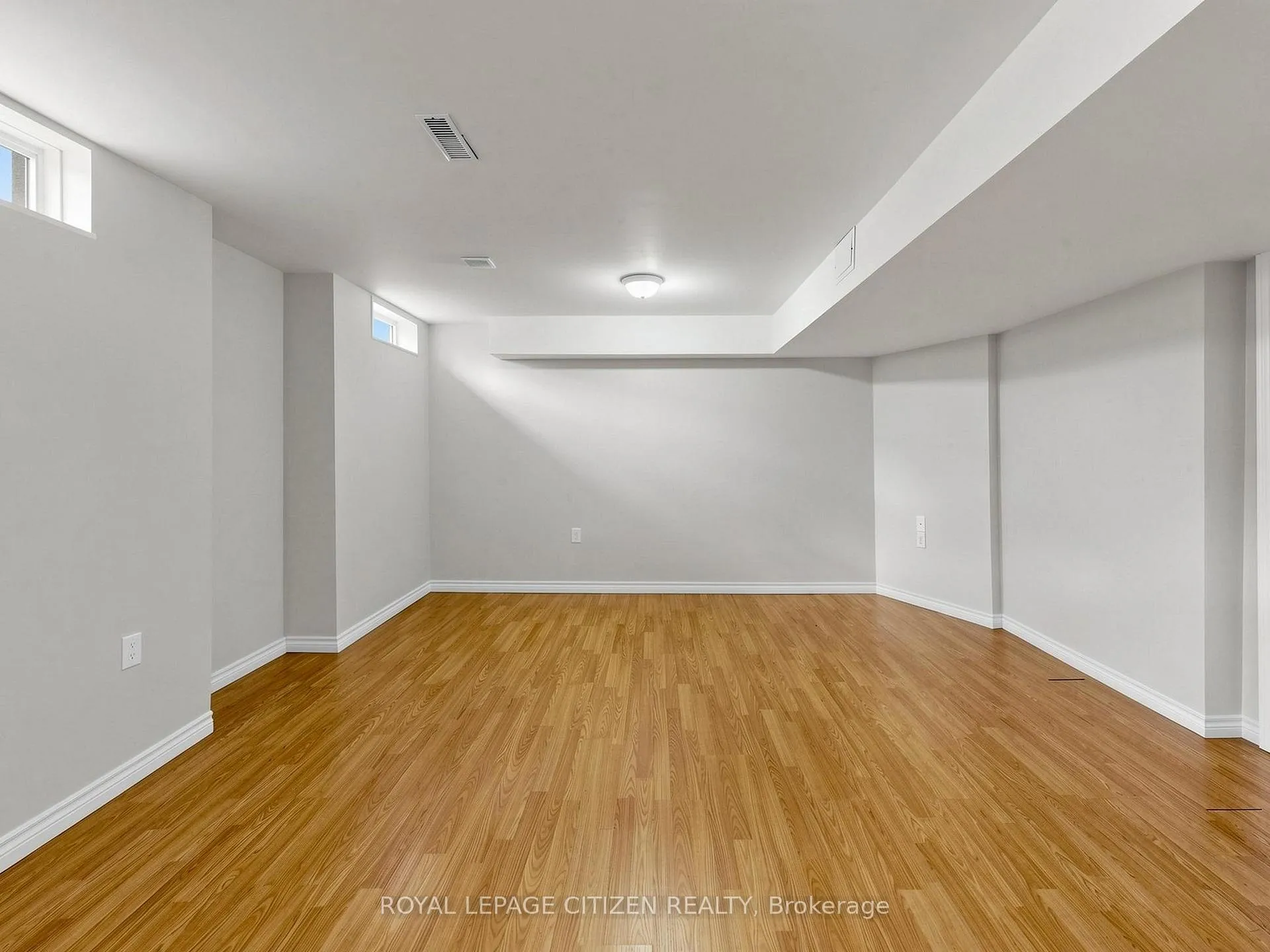 Photo 25 of 115 Dolce Crescent, Vaughan, Vellore Village — HOMEH