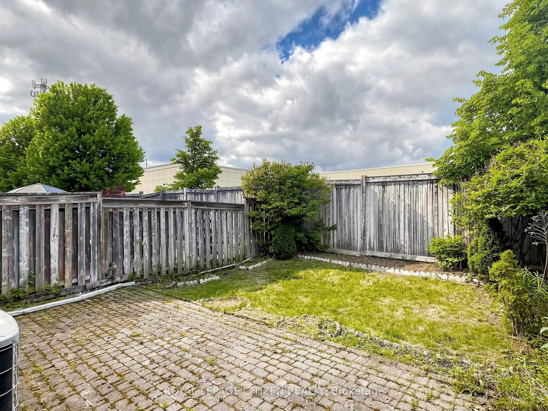 Photo 28 of 115 Dolce Crescent, Vaughan, Vellore Village — HOMEH