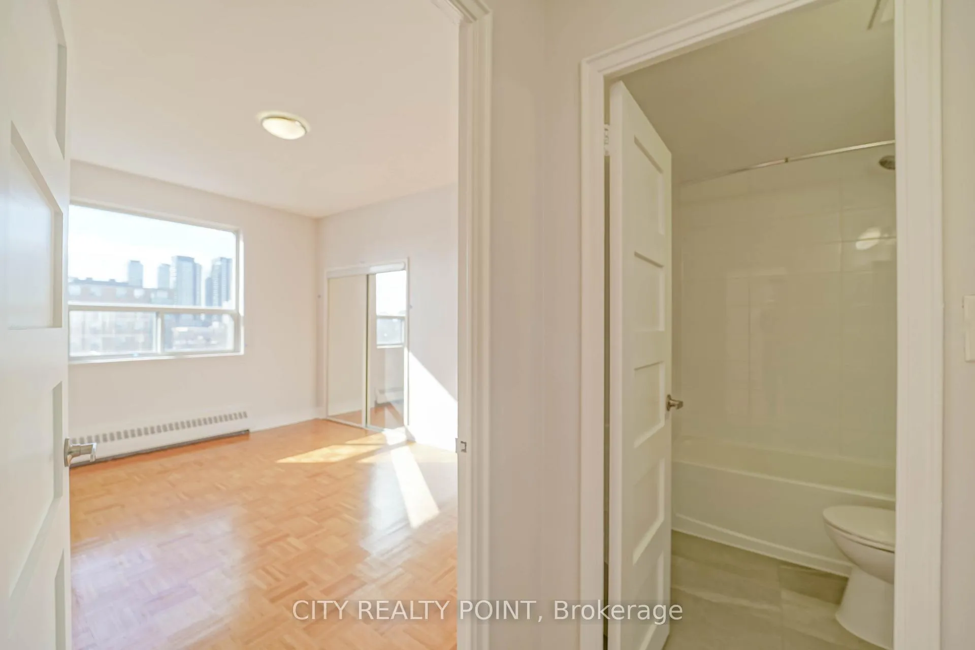 Photo 13 of Unit 805, 490 Eglinton Avenue E, Toronto, Mount Pleasant East — HOMEH