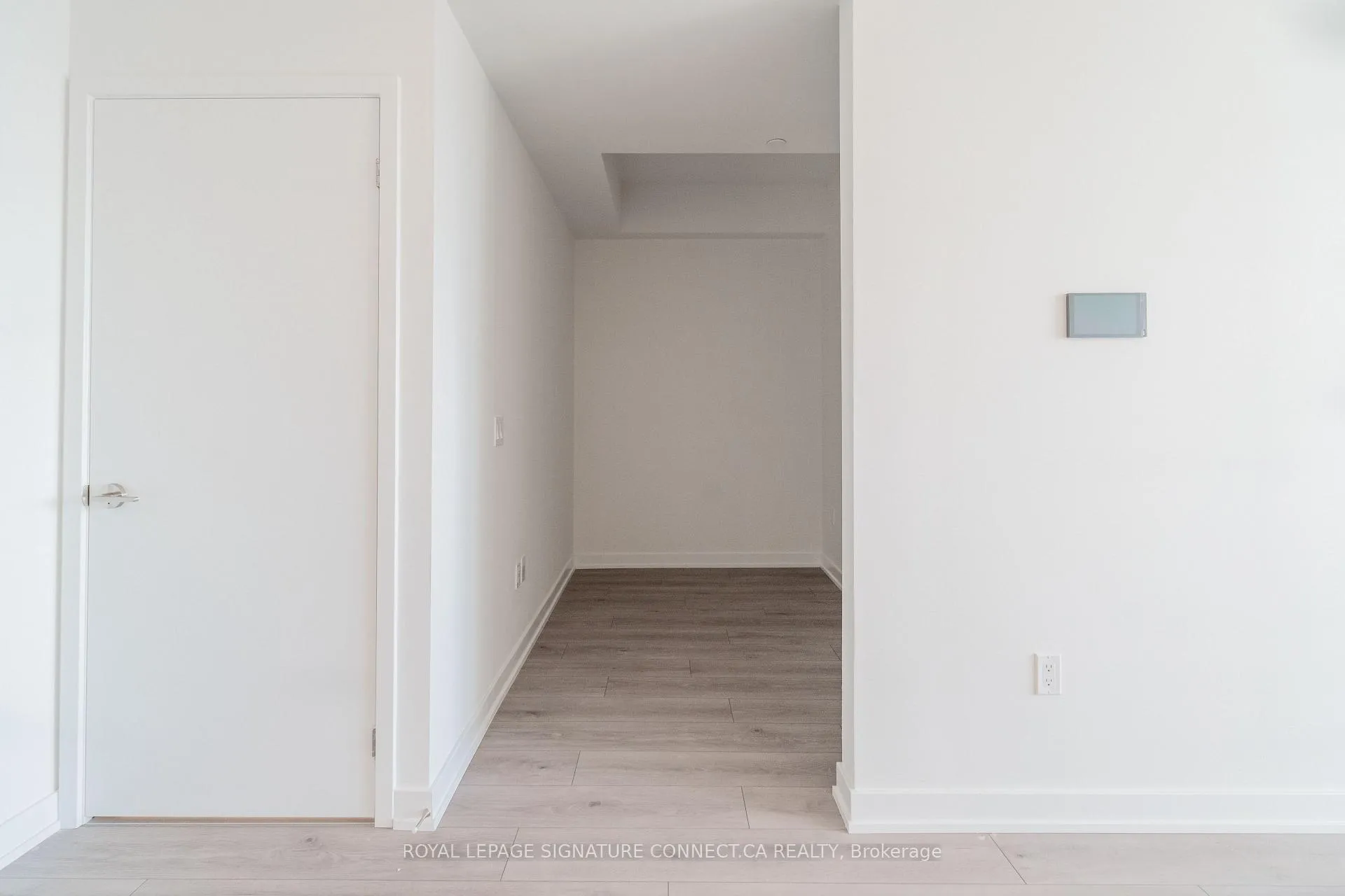 Photo 10 of Unit 402, 1 Fairview Road E, Mississauga, Mississauga Valleys — HOMEH