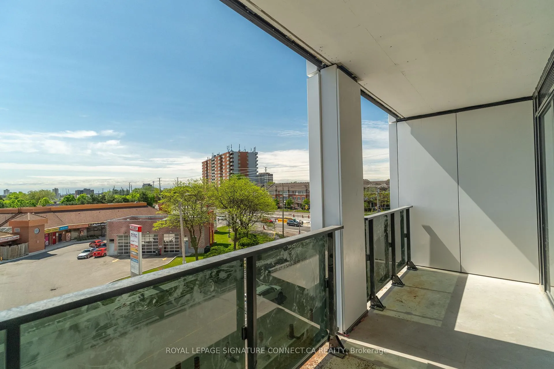 Photo 20 of Unit 402, 1 Fairview Road E, Mississauga, Mississauga Valleys — HOMEH