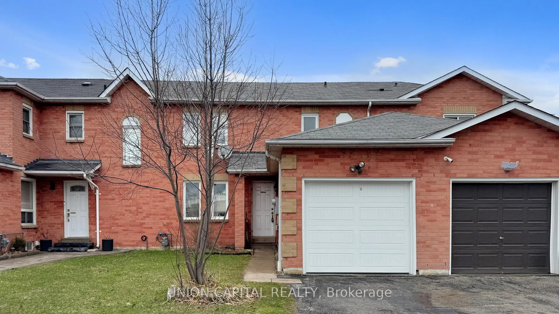 Photo 2 of 142 Wright Crescent, Ajax, Central — HOMEH