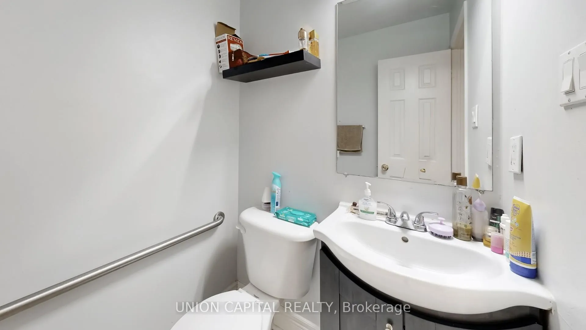 Photo 6 of 142 Wright Crescent, Ajax, Central — HOMEH