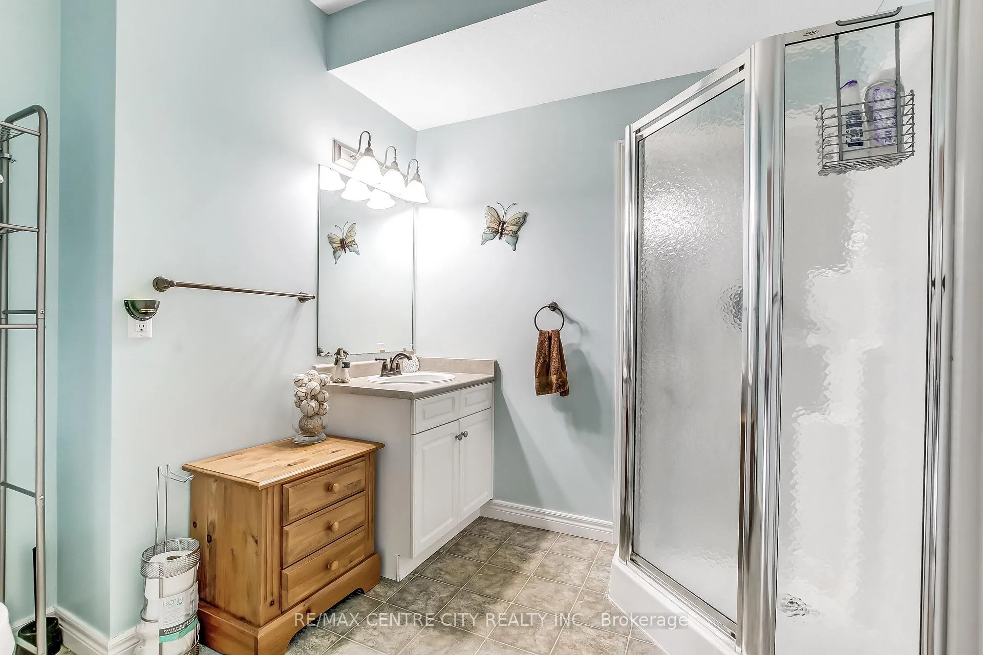 Photo 22 of 26 Oriole Lane, St. Thomas — HOMEH