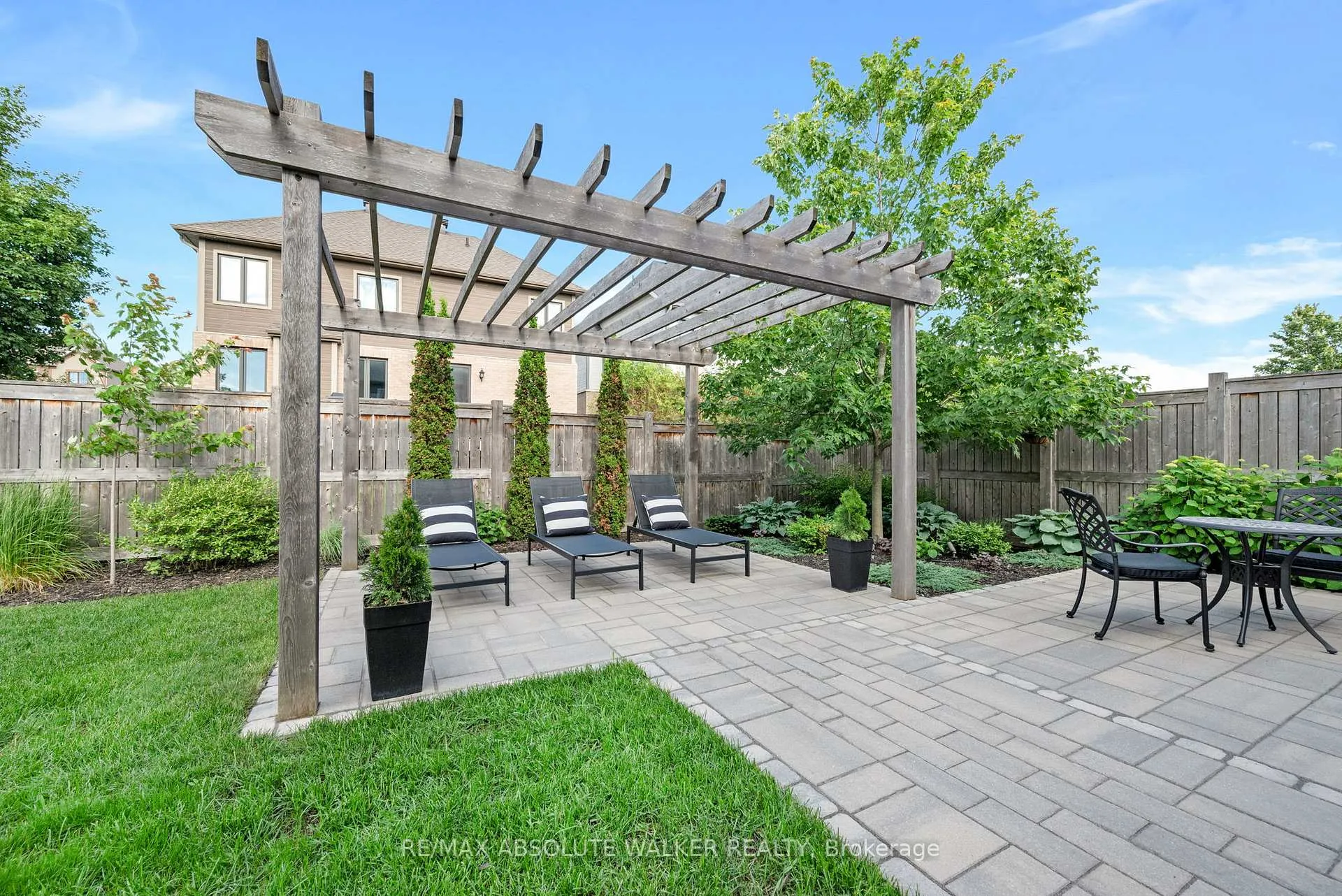 Photo 5 of 902 Percival Crescent, Ottawa, Mahogany Community — HOMEH