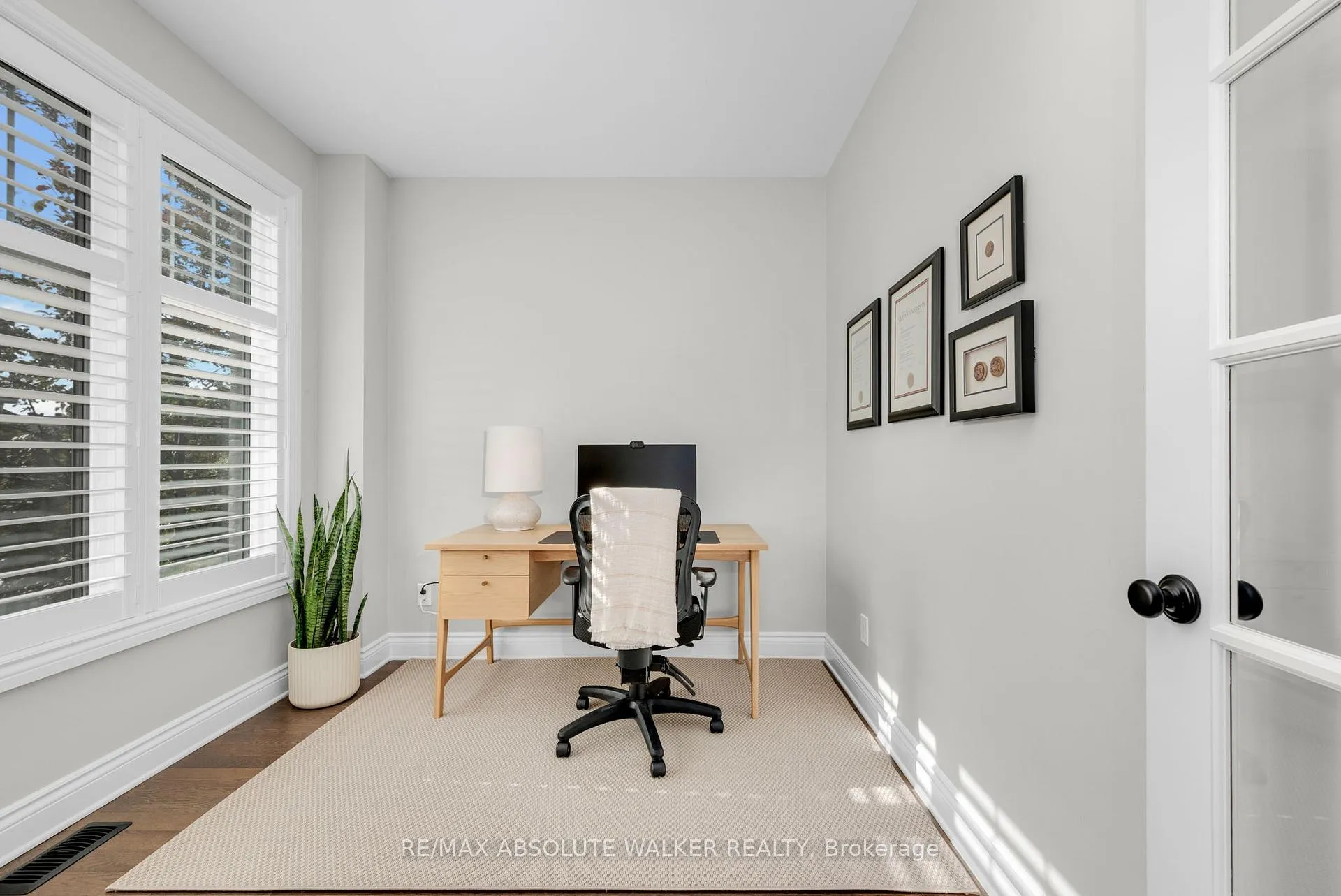 Photo 11 of 902 Percival Crescent, Ottawa, Mahogany Community — HOMEH