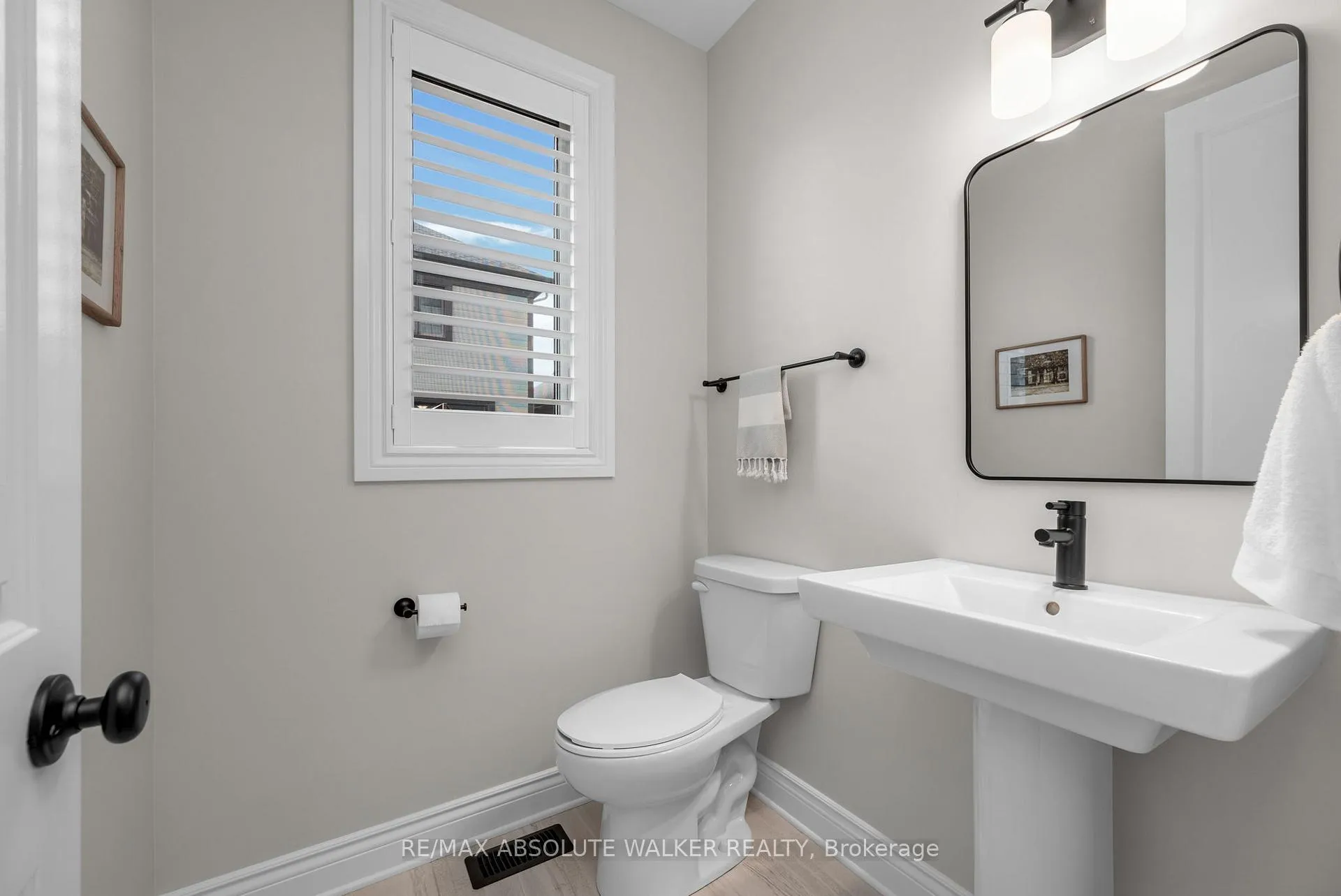 Photo 26 of 902 Percival Crescent, Ottawa, Mahogany Community — HOMEH