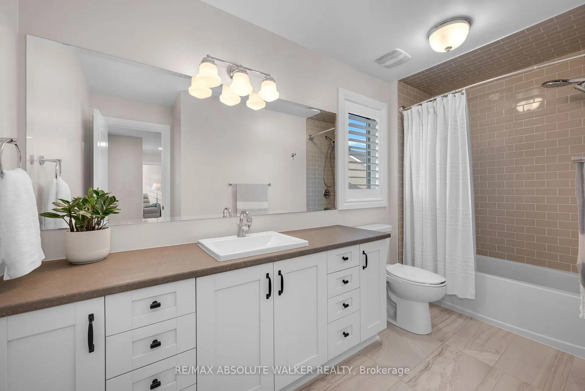 Photo 44 of 902 Percival Crescent, Ottawa, Mahogany Community — HOMEH