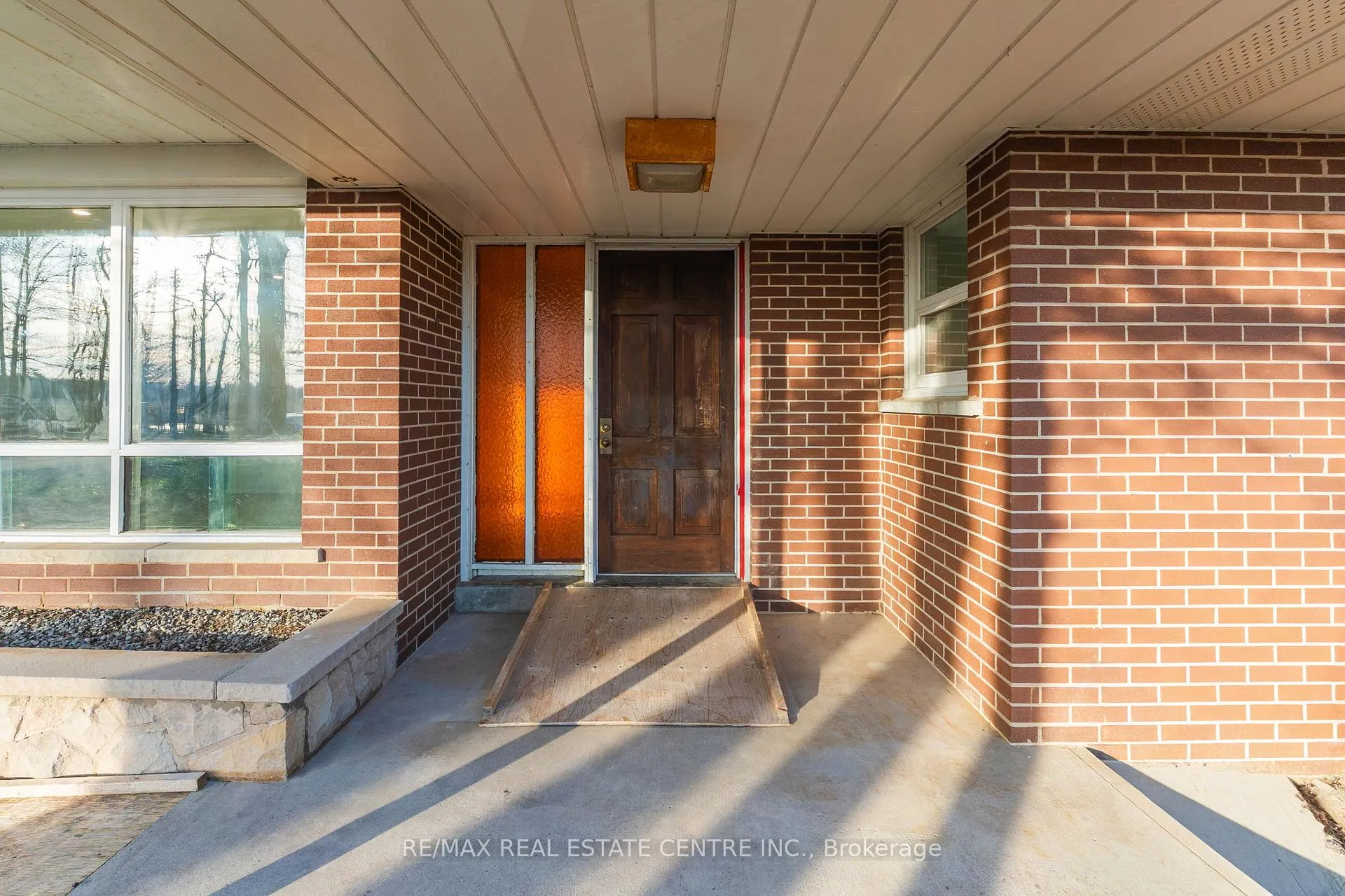 Photo 3 of 8449 8th Line, Halton Hills, Rural Halton Hills — HOMEH