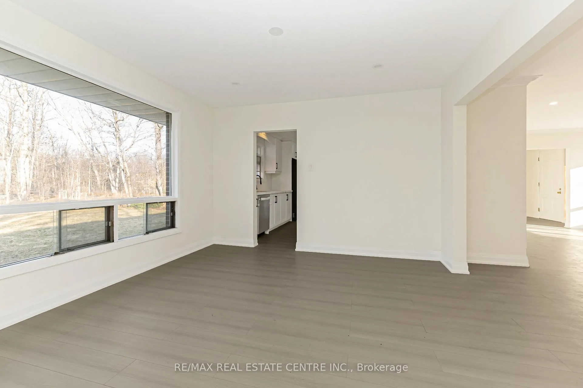 Photo 11 of 8449 8th Line, Halton Hills, Rural Halton Hills — HOMEH