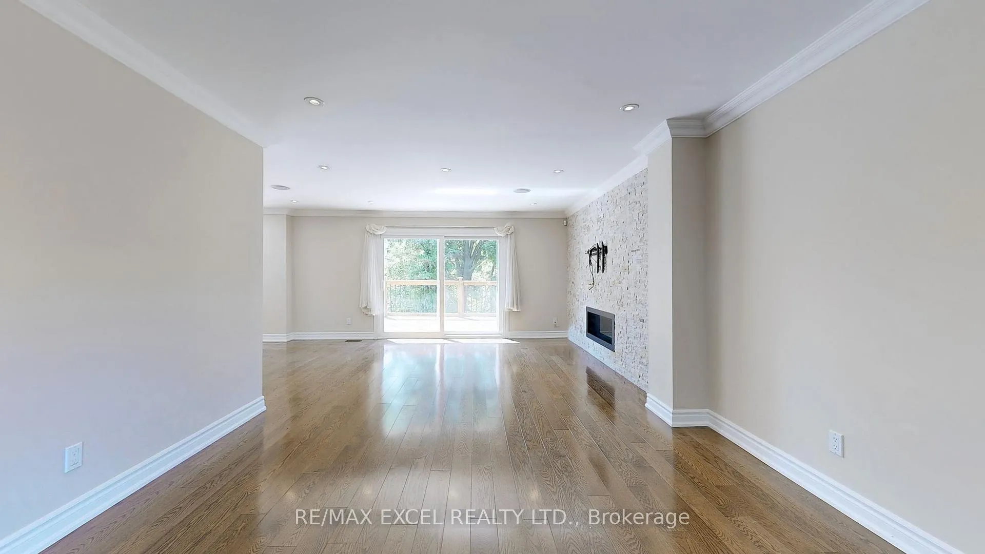 Photo 3 of 10 Alexis Road, Markham, Thornlea — HOMEH