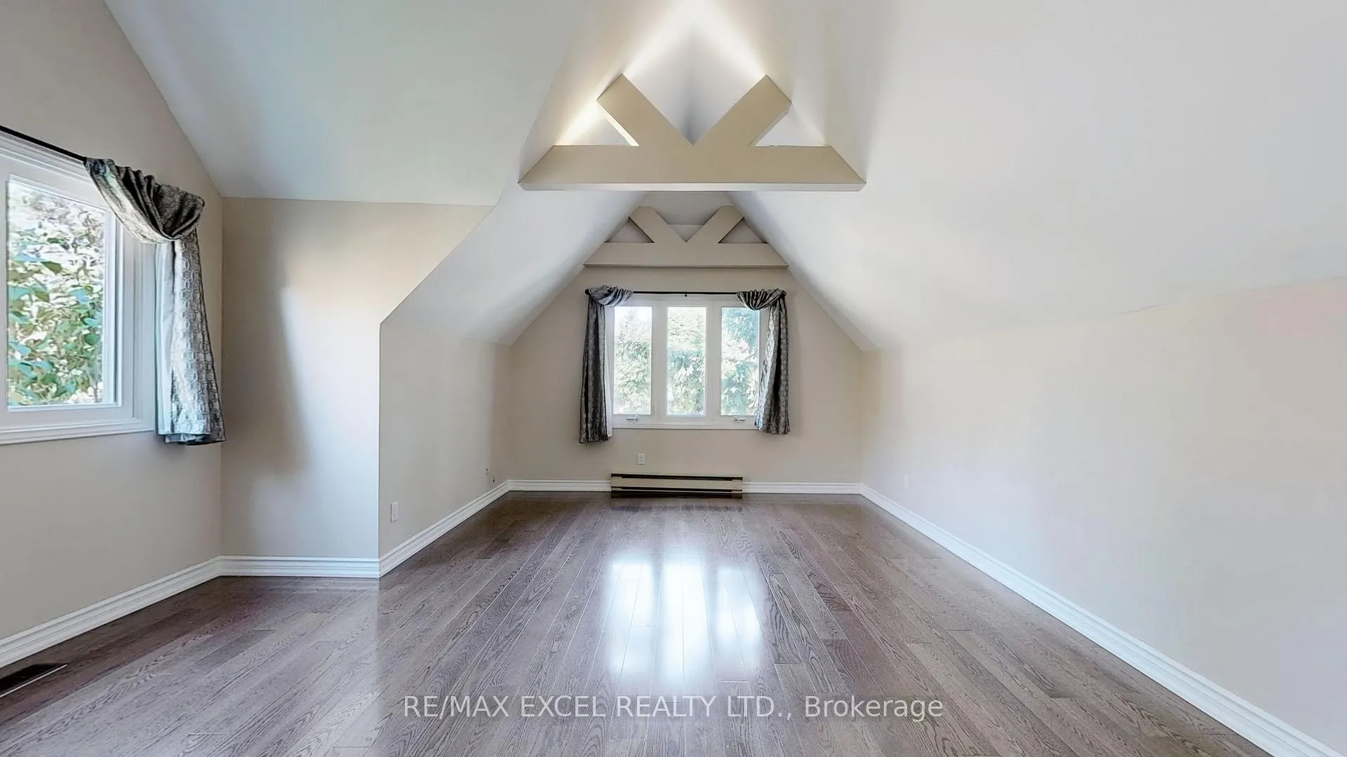 Photo 17 of 10 Alexis Road, Markham, Thornlea — HOMEH