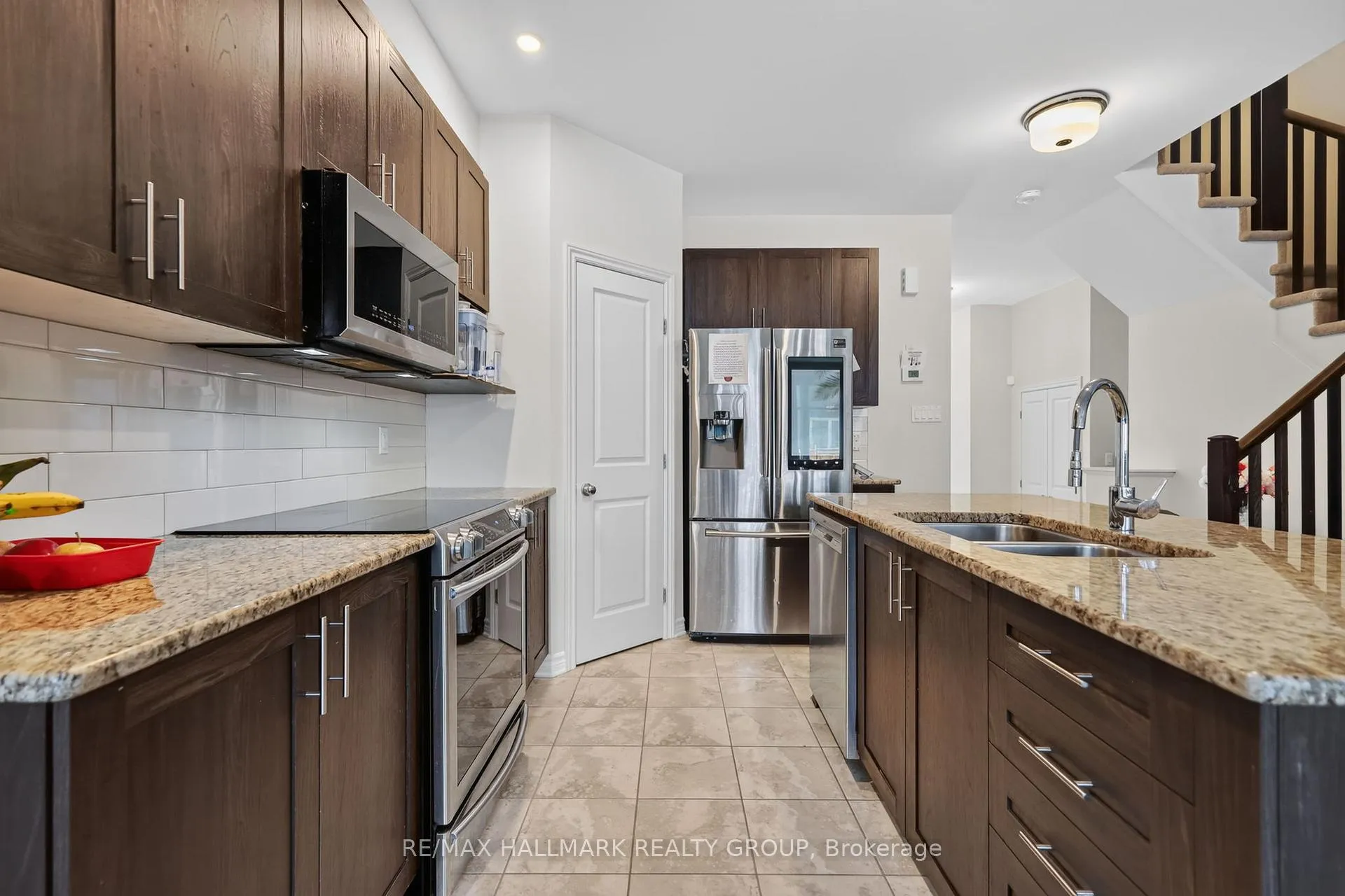 Photo 10 of 111 Eric Maloney Way, Ottawa, Blossom Park/Kemp Park/Findlay Creek — HOMEH