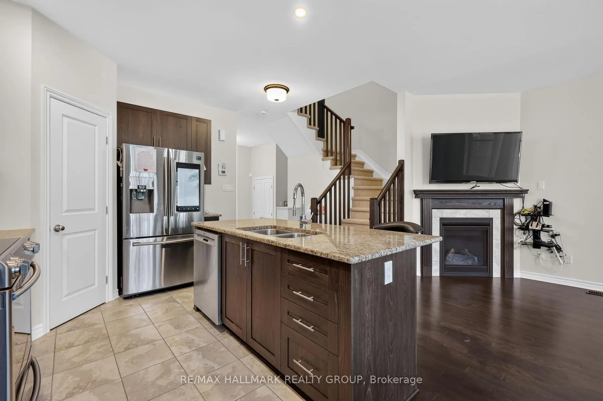 Photo 11 of 111 Eric Maloney Way, Ottawa, Blossom Park/Kemp Park/Findlay Creek — HOMEH