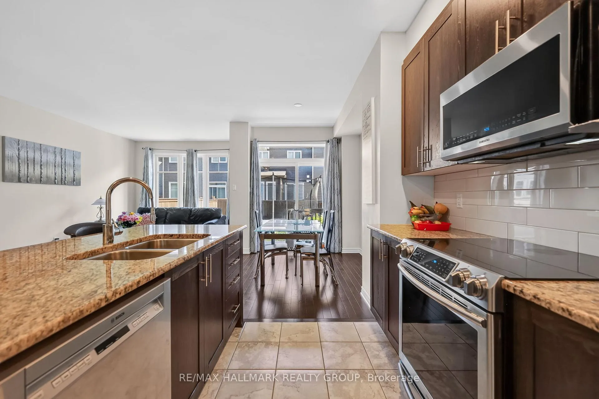Photo 12 of 111 Eric Maloney Way, Ottawa, Blossom Park/Kemp Park/Findlay Creek — HOMEH