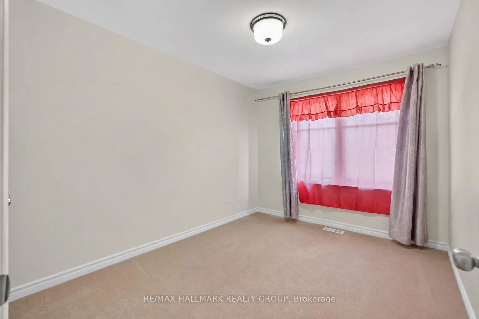 Photo 24 of 111 Eric Maloney Way, Ottawa, Blossom Park/Kemp Park/Findlay Creek — HOMEH