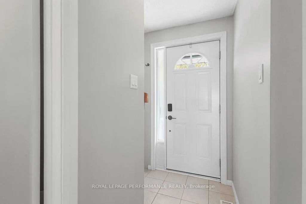 Photo 5 of 6362 Bilberry Drive, Ottawa, Orleans Wood — HOMEH