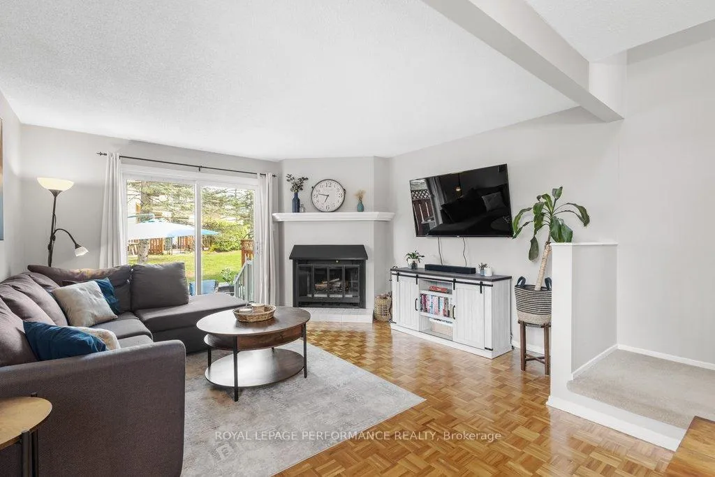 Photo 8 of 6362 Bilberry Drive, Ottawa, Orleans Wood — HOMEH