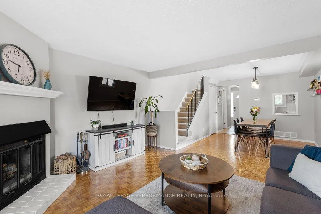Photo 12 of 6362 Bilberry Drive, Ottawa, Orleans Wood — HOMEH