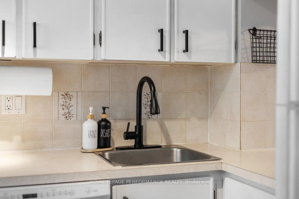 Photo 19 of 6362 Bilberry Drive, Ottawa, Orleans Wood — HOMEH