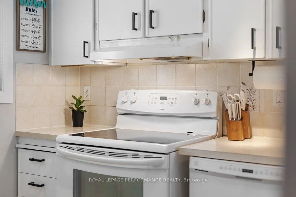 Photo 20 of 6362 Bilberry Drive, Ottawa, Orleans Wood — HOMEH