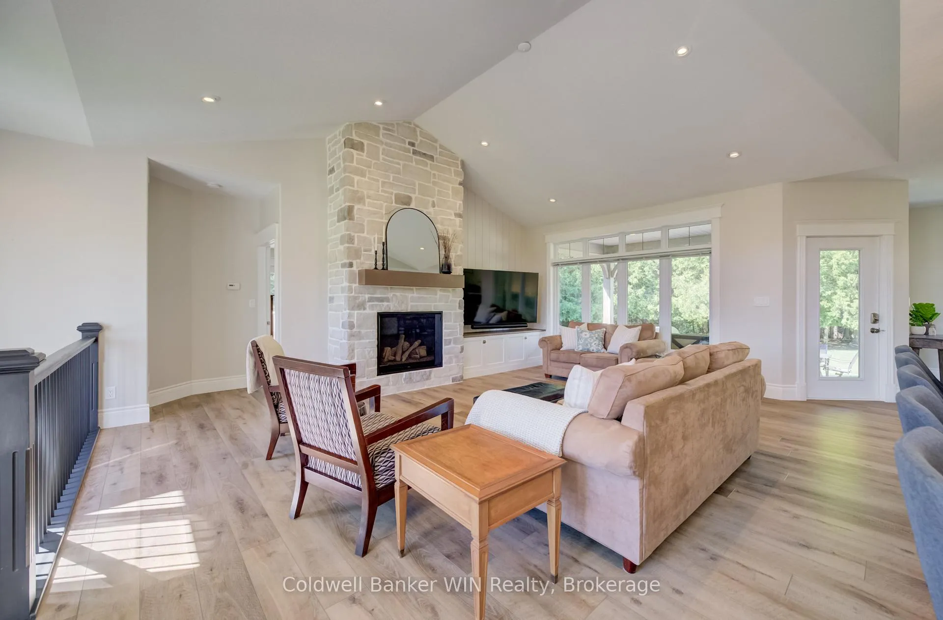 Photo 5 of 9490 Wellington Road 6, Minto — HOMEH
