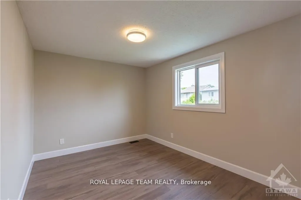 Photo 18 of 34 Constable Street, Ottawa, Barrhaven - Cedargrove/Fraserdale — HOMEH