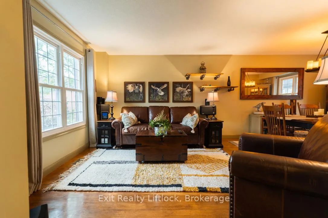 Photo 3 of 84 Hillhurst Crescent, Clarington, Courtice — HOMEH