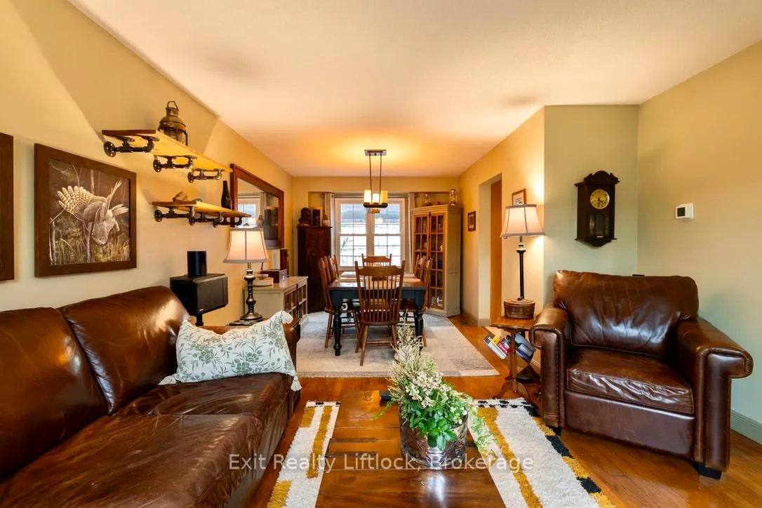 Photo 4 of 84 Hillhurst Crescent, Clarington, Courtice — HOMEH