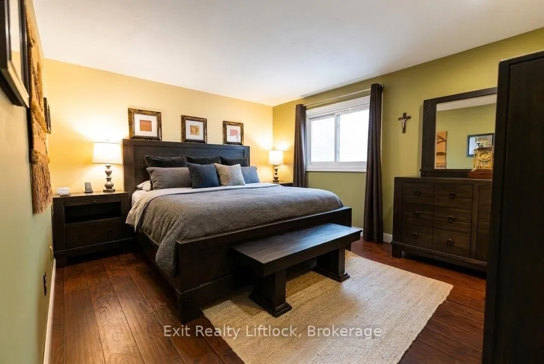 Photo 10 of 84 Hillhurst Crescent, Clarington, Courtice — HOMEH
