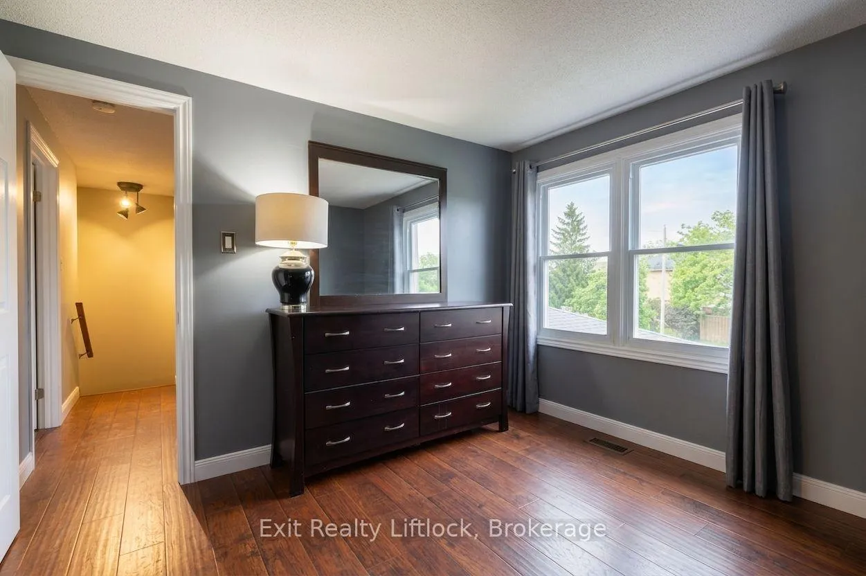 Photo 13 of 84 Hillhurst Crescent, Clarington, Courtice — HOMEH