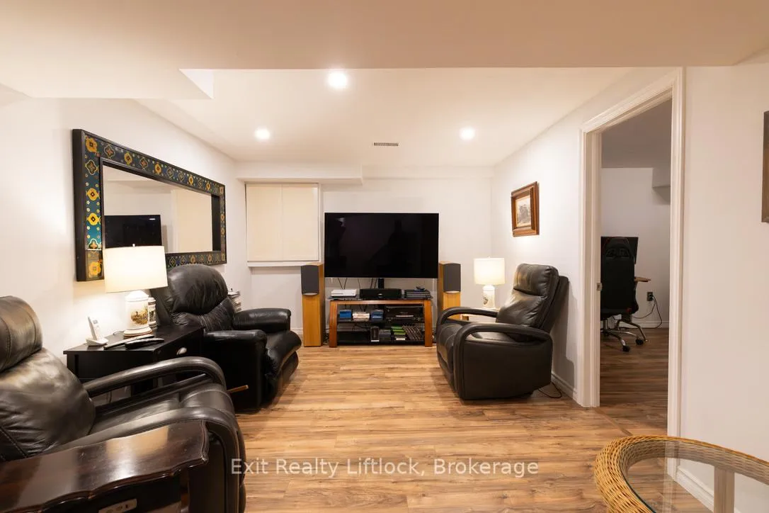 Photo 17 of 84 Hillhurst Crescent, Clarington, Courtice — HOMEH