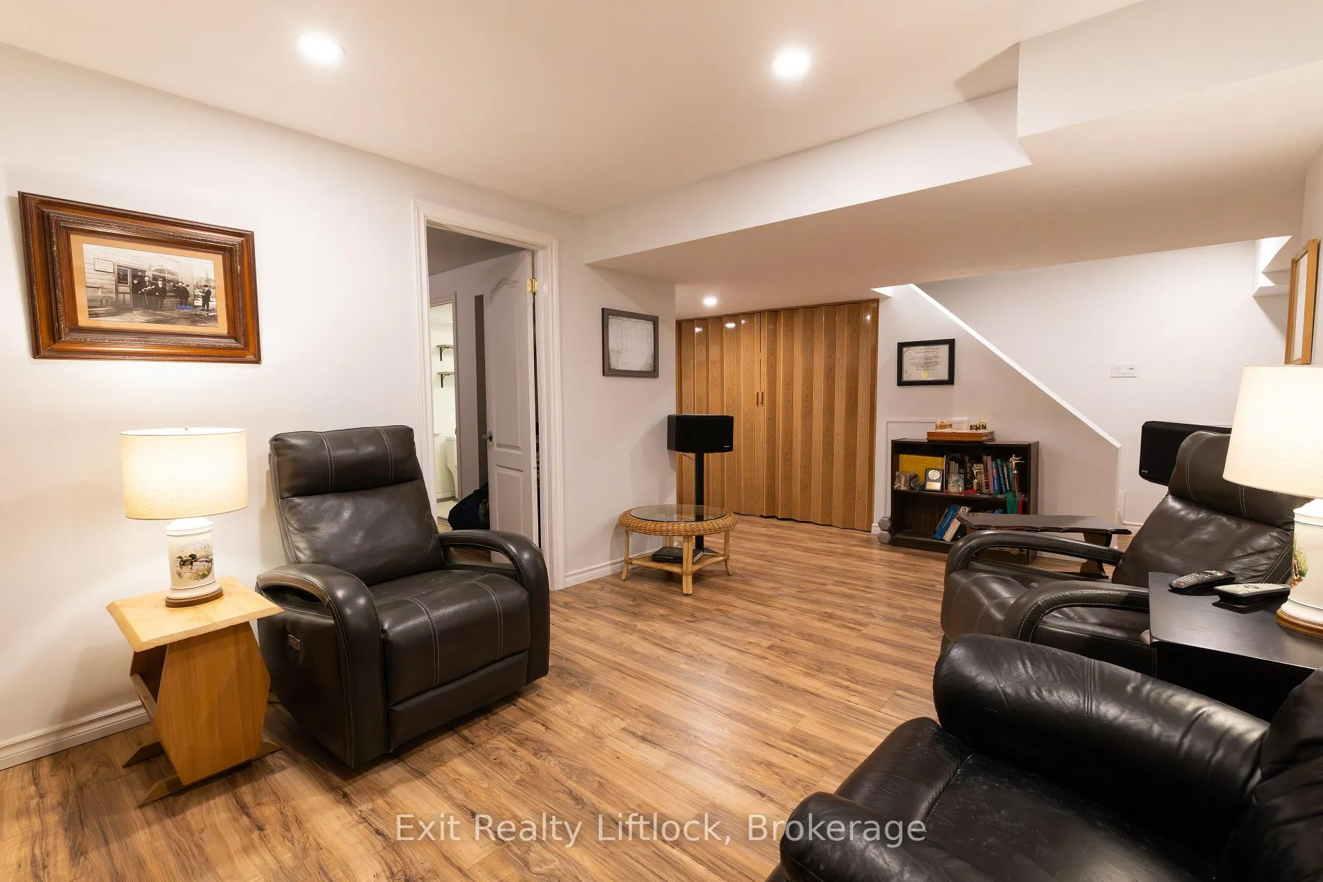 Photo 18 of 84 Hillhurst Crescent, Clarington, Courtice — HOMEH