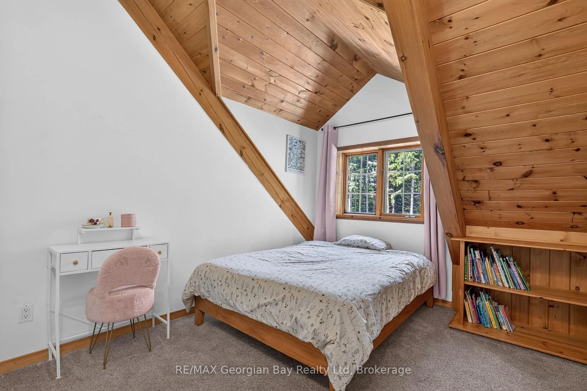 Photo 25 of 19 Kingfisher Crescent, Tiny, Rural Tiny — HOMEH