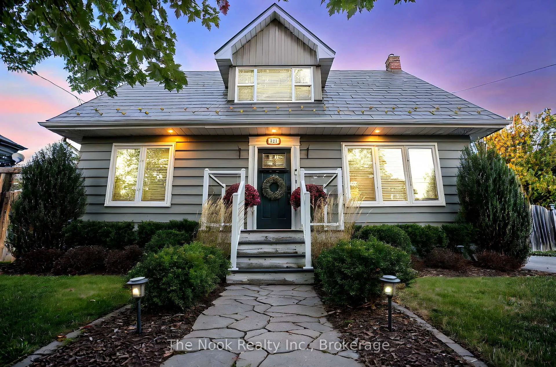 Photo 3 of 321 Palace Street, Whitby, Downtown Whitby — HOMEH