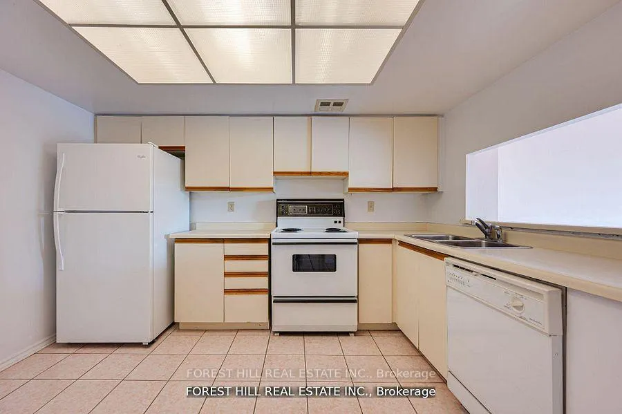 Photo 5 of Unit 308, 7440 Bathurst Street, Vaughan, Brownridge — HOMEH